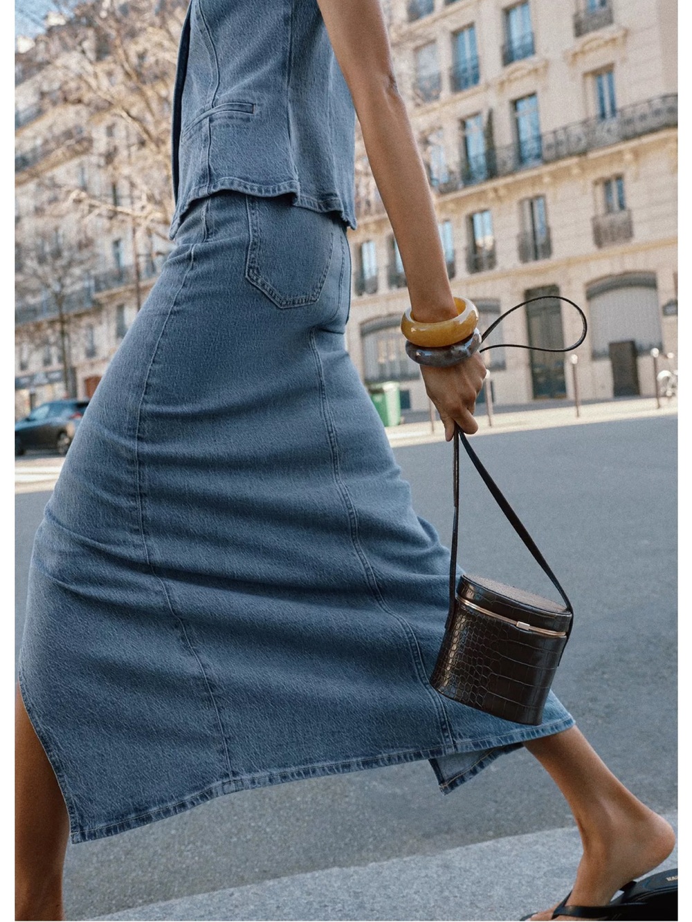 EMBOSSED RIGID BAG
